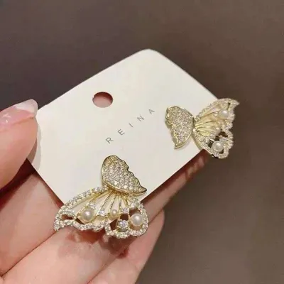 Elegant Pearl Butterfly Stud Earring